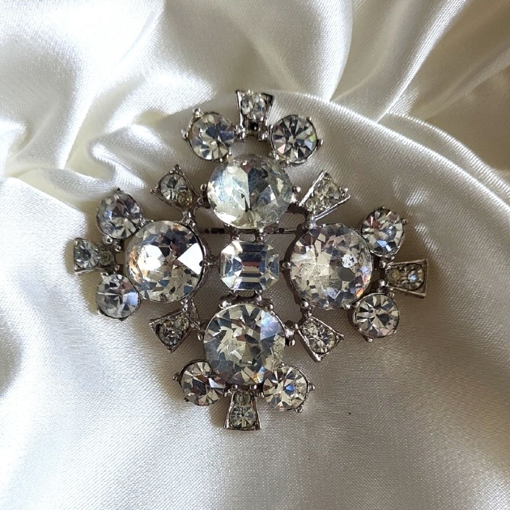 Vintage Mid-Century Rhinestone Brooch â¨